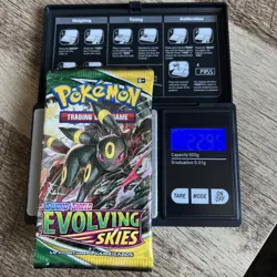 Pokemon TCG: Sword & Shield - Evolving Skies Very Heavy 22.95 Booster Pack 820650808777 - Image 1