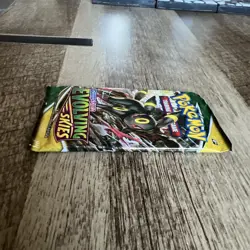 Pokemon TCG: Sword & Shield - Evolving Skies Very Heavy 22.95 Booster Pack 820650808777 - Image 3