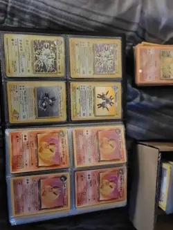 Pokemon lot with binder, hundreds of cards 2+LBS - Image 4