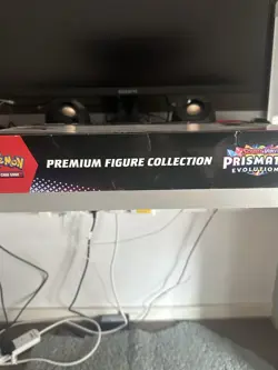 Pokemon TCG Prismatic Evolutions Premium Figure Collection Box *Damaged*. - Image 3