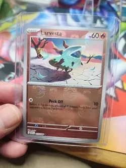 Larvesta 015/086 |Master Ball Pattern| - Pokemon TCG SV: Black Bolt BLK - Image 1