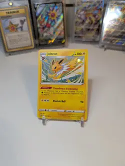 Jolteon 047/185 Cosmos Holo Rare Blister Vivid Voltage Promo Pokemon Card LNM - Image 1