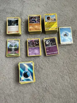 Huge Pokemon Cards Joblot Bundle X611 Cards Read Description - Image 1