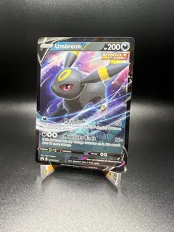 Pokemon Umbreon V (SWSH203/312) SWSH Black Star Promos LP HOLO - Image 1