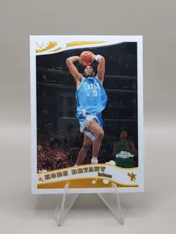 Topps 2005-06 Topps Chrome Kobe Bryant Gold #40 Los Angeles Lakers Base Set Card - Image 1