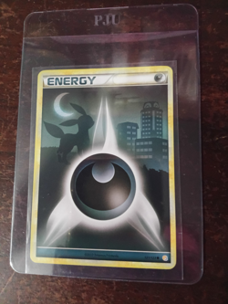 Darkness Energy #121/123 Pokemon HeartGold SoulSilver (HS) (NM) (Umbreon Art) - Image 1