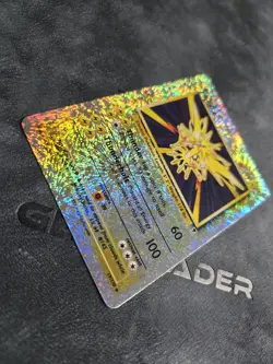 Pokemon Zapdos 19/110 Legendary Collection Reverse Holo Rare - Image 5