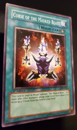 Yu-Gi-Oh! Curse of the Masked Beast LON-016 Labyrinth of Nightmare 1st Ed (2003) - Image 2