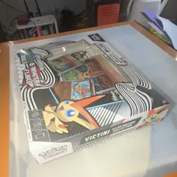 Pokemon TCG Scarlet & Violet Black Bolt White Flare Victini Collection Box - Image 4