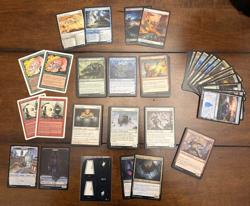 Lot of 200+ Magic The Gathering, tokens, Aetherdrift die, commons & uncommons - Image 1