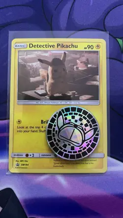Pokemon TCG - Detective Pikachu SM194 - 2019 Sun & Moon Promo Holo - NM + Coin - Image 1