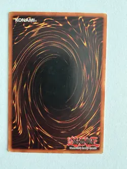 Blue-Eyes White Dragon – SDK-001 (Starter Deck Kaiba) Ultra Rare Holo - Image 2