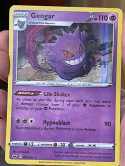 POKEMON GENGAR 085/202 RARE HOLOFOIL SWORD & SHIELD NM CARD - Image 1