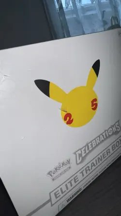 Pokemon TCG: 25th Anniversary Celebrations Elite Trainer Box (2021) 820650809439 - Image 1