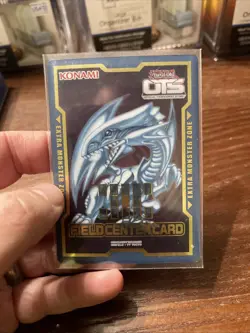 Yu-Gi-Oh Blue-Eyes White Dragon OTS Field Center Card Official - Image 2