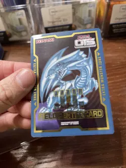 Yu-Gi-Oh Blue-Eyes White Dragon OTS Field Center Card Official - Image 3