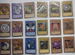 HUGE VINTAGE Yu-Gi-Oh Card Collection (400+) All vintage + Tons of First Edition - Image 3