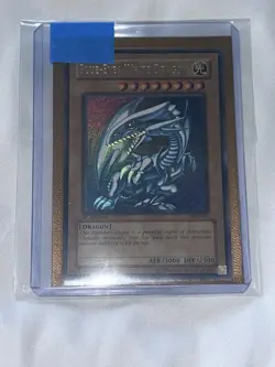 Blue-Eyes White Dragon SDK-001 1st Edition Holo Yu-Gi-Oh Vintage LP Clean Copy - Image 2