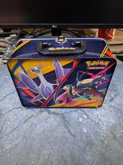 2025 POKEMON TCG COLLECTOR TREASURE CHEST LUNCH BOX TIN OPEN - Image 2