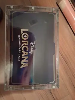 Disney Lorcana The First Chapter ILLUMINNERS TROVE BOX SET SEALED W/PROTECTOR.! 4050368981745 - Image 4