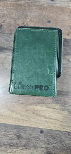 Magic the Gathering MTG Mana Flip Deck Box Ultra Pro GREEN Magnetic Pre Owned - Image 3