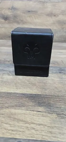 Magic the Gathering MTG Mana Flip Deck Box Ultra Pro BLACK Magnetic Pre Owned - Image 1