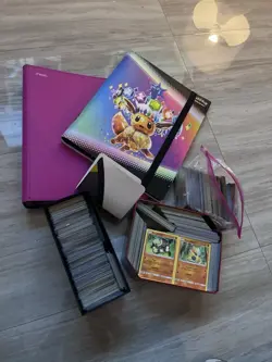 Lot of 2000+ Pokemon Cards 2004-2025 including 3 binders - Image 1