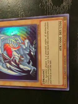 Yugioh! LP- Blue-Eyes White Dragon - CT13-EN008 - Ultra Rare - Limited Edition - Image 3