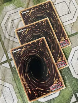 Yugioh ALLURE OF DARKNESS Ultra Rare Play Set BROL-EN088 - Image 3