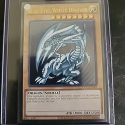 Yu-Gi-Oh! Blue-Eyes White Dragon OP28-EN001 Ultimate Rare - Image 2