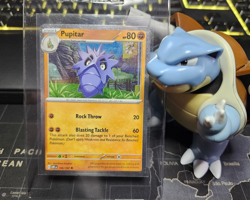 🪨✨ Pupitar - 2023 #106/197 - Obsidian Flames - Pokemon Cosmos - Holo Rare - NM - Image 1
