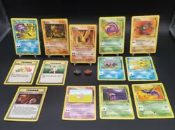 Pokeman 1999 Fossil Set Lot Holo Moltres 12/62 13 cards + 2 Vintage Glass Beads - Image 2