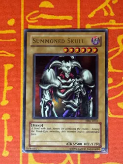 YUGIOH SUMMONED SKULL ULTRA RARE HEAVY PLAY MRD-E003 - Image 1