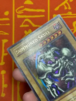 YUGIOH SUMMONED SKULL ULTRA RARE HEAVY PLAY MRD-E003 - Image 3