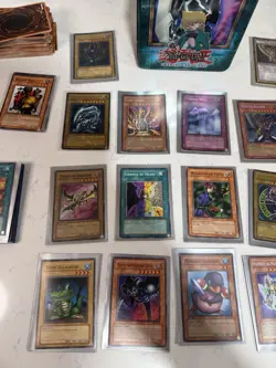 Vintage Yu-Gi-Oh Card Lot 400+Blue Eyed White Dragon Dark Magician Holos Bulk - Image 3