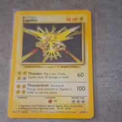 Pokemon TCG Zapdos 016/102 Base Set Holo Rare - Image 1