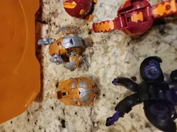 Bakugan Battle Brawlers lot Of 7, yellow case, 25 cards, 14 core magnets - Image 3