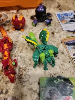 Bakugan Battle Brawlers lot Of 7, yellow case, 25 cards, 14 core magnets - Image 5