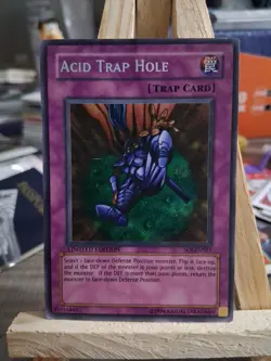 YUGIOH! ACID TRAP HOLE- #SO1ENSE1-1996 LIMITED EDITION-TRAP CARD - Image 1