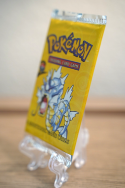 21.08g Pokemon TCG Base Set 2 Booster Pack 2000 Gyarados Art WOTC Vintage Sealed - Image 5