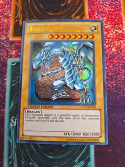 Yu-Gi-Oh! Blue-Eyes White Dragon LC01-EN004 Limited Ultra Rare c3/ - Image 1