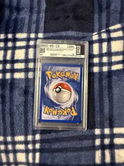 2002 Pokemon Nidoran Reverse Holo Foil PSA 9 Mint, Vintage Legendary Collection - Image 2