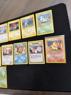 Vintage Pokemon 32 Card Lot - Mixed WOTC Sets - Nidoqueen Holo, Pikachu - Image 5