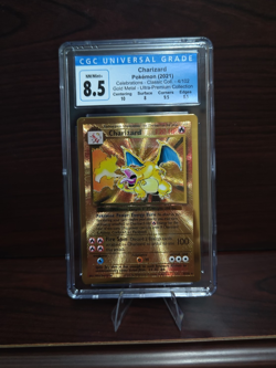 Charizard 4/102 Gold Metal Celebrations 2021 - Image 1