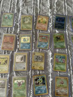 Binder Lot of 36 Vintage Pokemon Cards Collection- Charizard, Vintage, ex more!! - Image 5