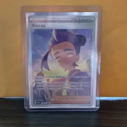 Pokemon Kieran Full Art Trainer Special Illustration Rare Holo 174/131 Prismati… - Image 1