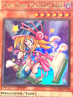 yugioh 2004 Toon Dark Magician Girl JUMP-EN010 Ultra Rare Promo Near Mint - Image 4