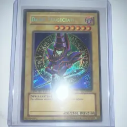 Konami Dark Magician Limited Edition Holo FL1-EN002 Card - Image 1