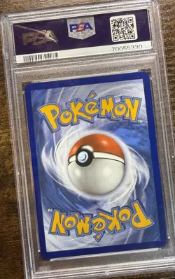 Pokemon TCG Dragonite V Evolving Skies 192/203 PSA 10 - Image 2