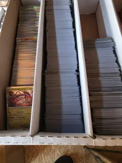 Pokemon Bulk Lot 4000+ Unsorted UC/C/Non-Holo And Holos - Image 2